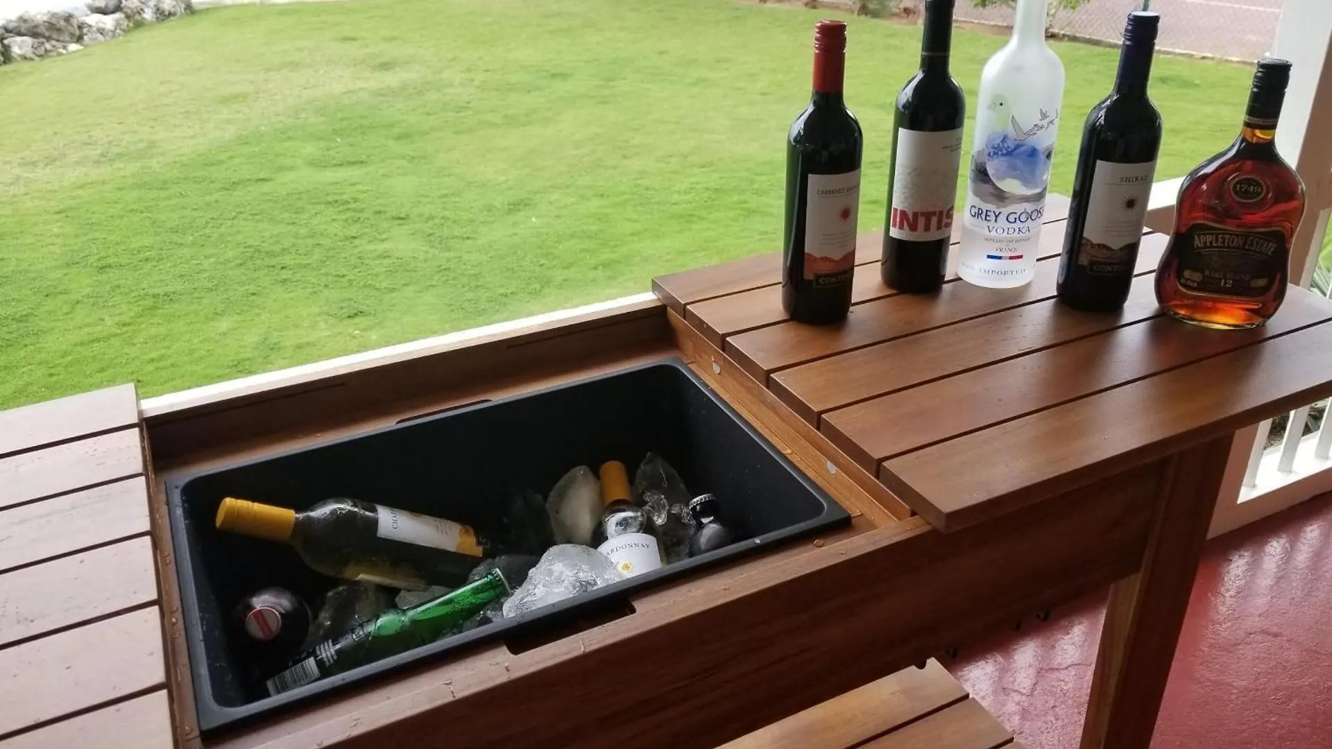 Llantrissant Beachcliff Villa Negril